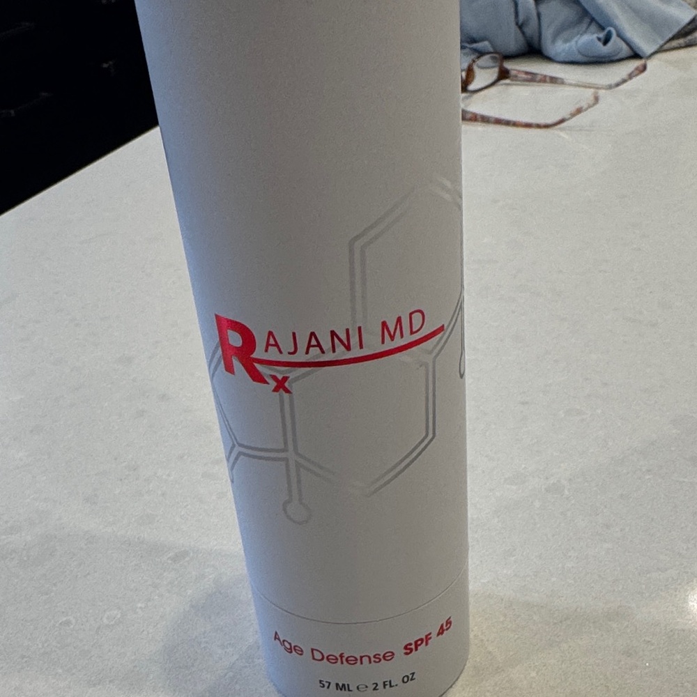 Age Defense SPF 45 Suncare - White